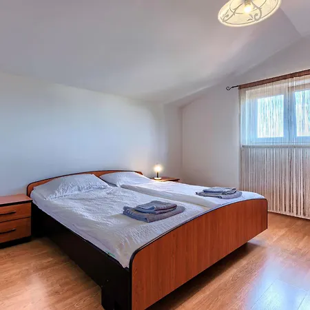 Maric By Interhome