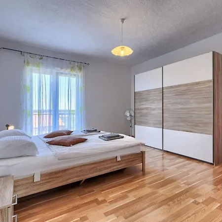 Casa de Férias Maric By Interhome
