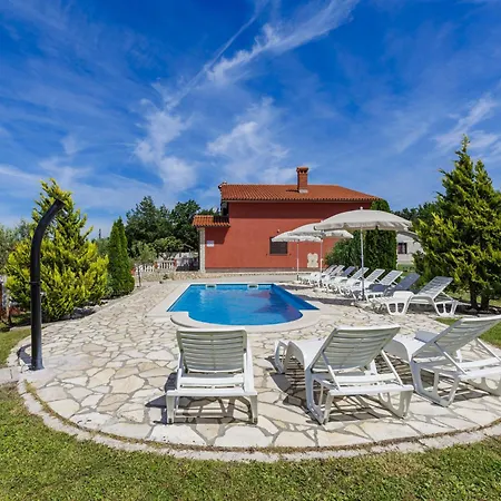 Maric By Interhome